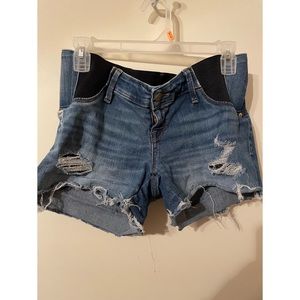 Distressed side panel maternity shorts, size 4